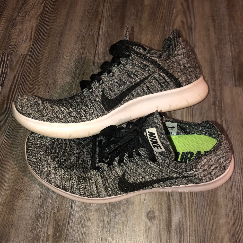 Women’s size 11 Nike free run tennis shoe